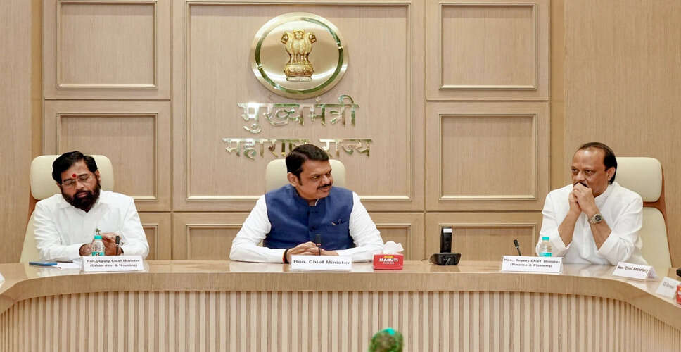 मुख्यमंत्री फडणवीस ने मनसे के हमले की निंदा की, सख्त कार्रवाई का आश्वासन