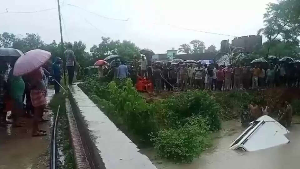गोंडा में बोलेरो दुर्घटना: 11 श्रद्धालुओं की मौत, सीएम ने जताया दुख