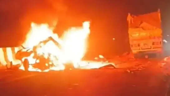 मिर्जापुर में ट्रक के ब्रेक फेल होने से भीषण सड़क हादसा, सात लोगों की जान जाने की आशंका