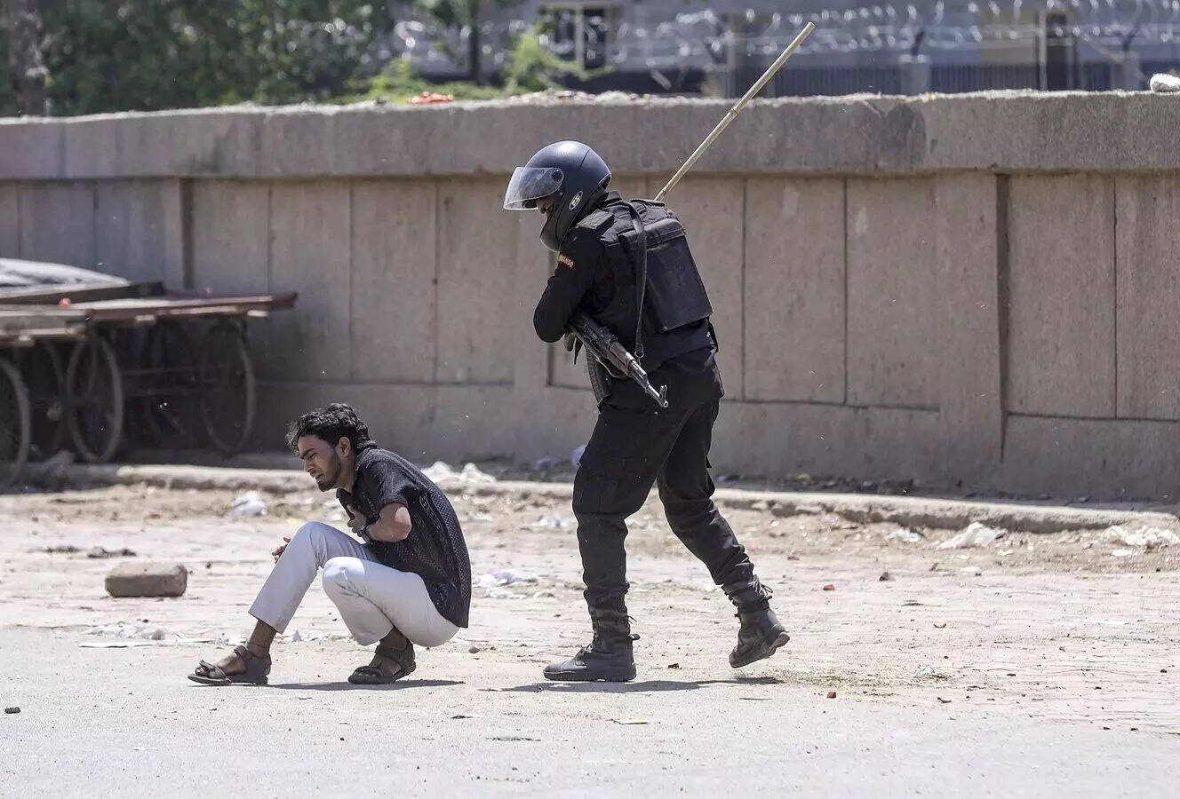 नोएडा में श्रमिकों के विरोध के समाधान के लिए उच्चस्तरीय समिति का गठन