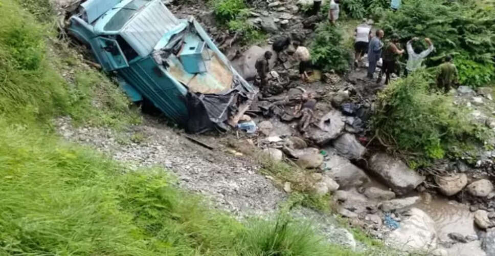 उधमपुर में सीआरपीएफ बस दुर्घटना: दो जवानों की शहादत, कई घायल