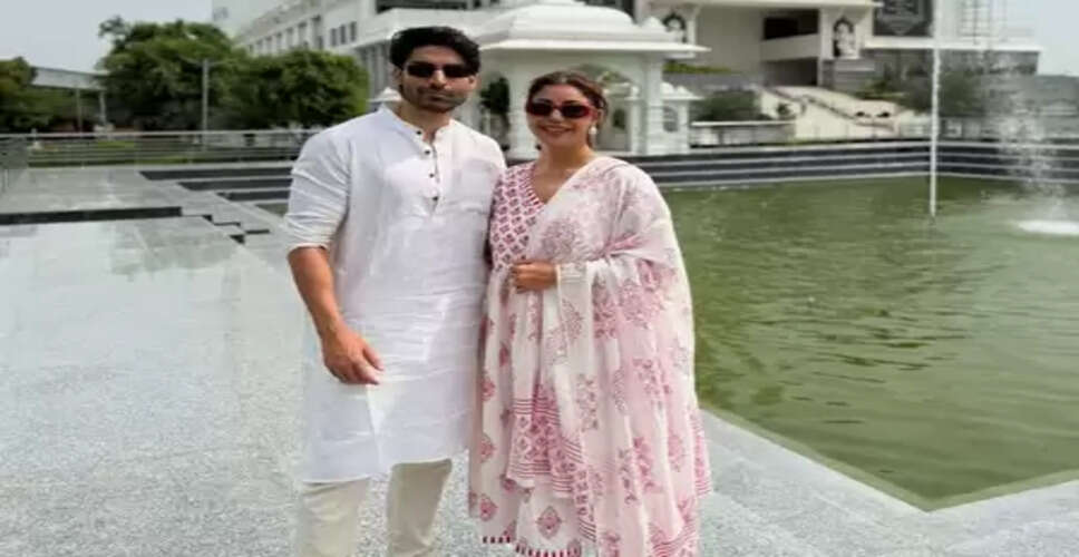 मथुरा में अध्यात्म में लीन हुए गुरमीत और देबिना, प्रेमानंद महाराज से लिया आशीर्वाद