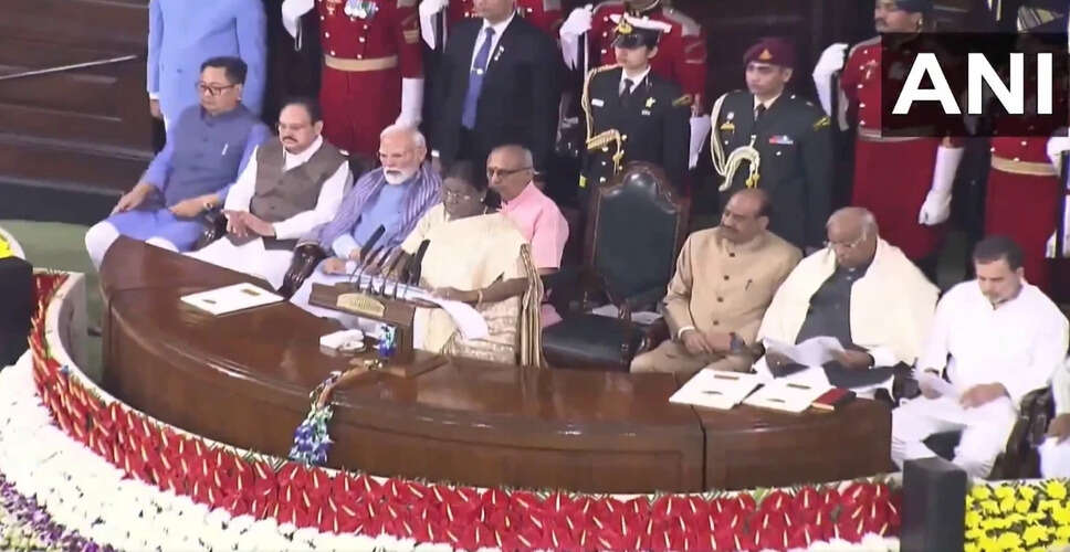 भारत के संविधान दिवस पर राष्ट्रपति मुर्मू ने डिजिटल संस्करण का अनावरण किया