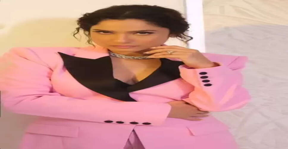 'प्रिटी वुमन' अंकिता लोखंडे का पिंक सूट में स्टाइलिश अंदाज