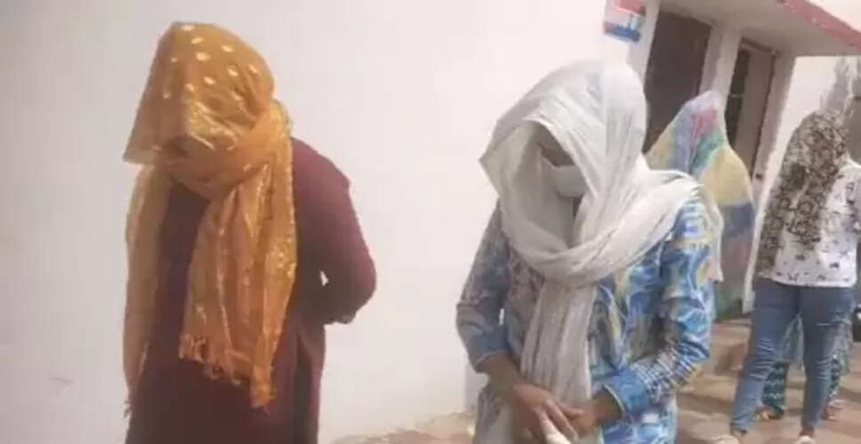 रायपुर में देह व्यापार रैकेट का भंडाफोड़, 5 युवतियां गिरफ्तार