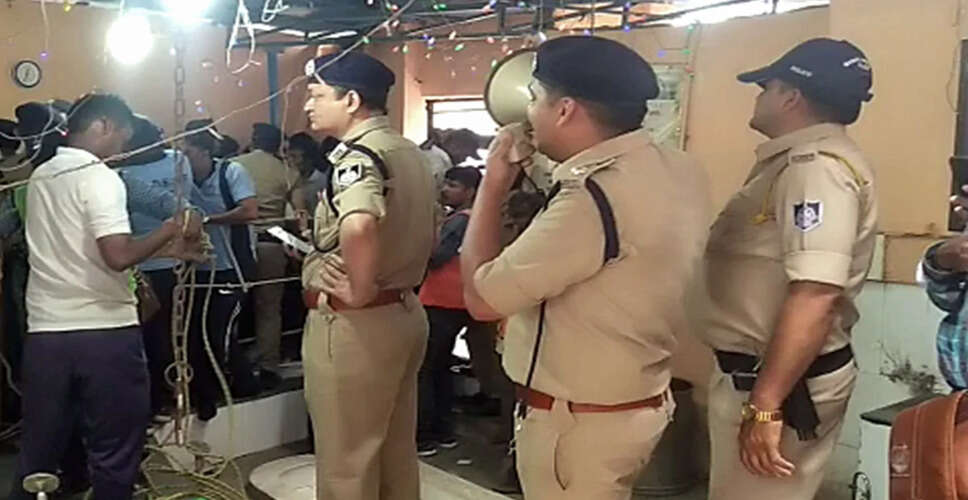 इंदौर में गणेश मूर्तियों को लेकर विवाद, बजरंग दल का विरोध