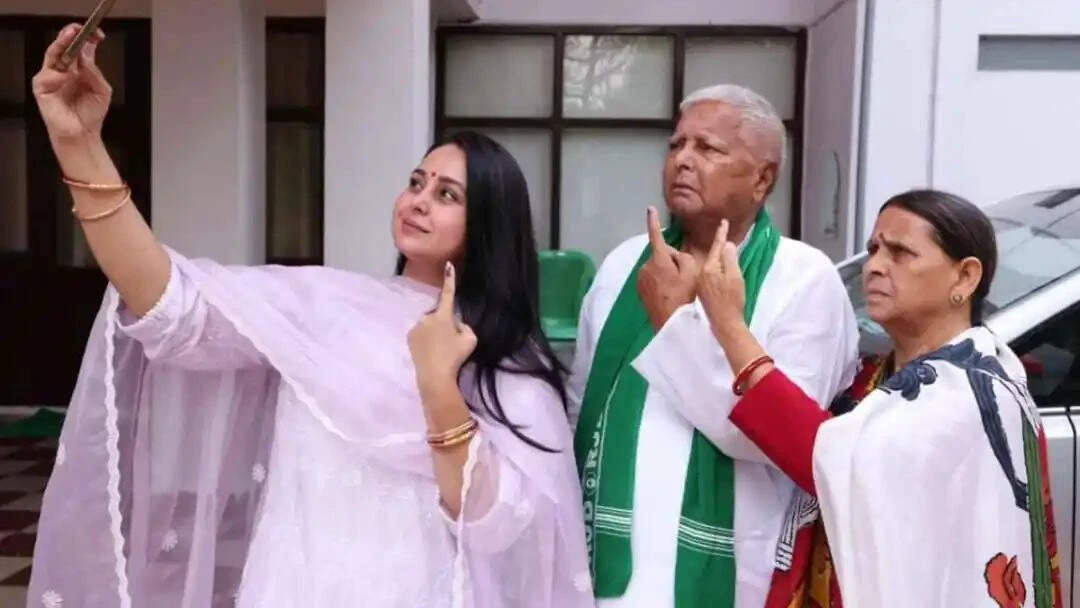 बिहार में रोहिणी आचार्य के राजनीति छोड़ने से आरजेडी में हलचल