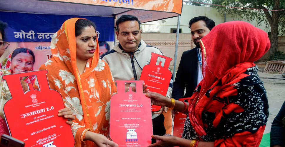 नवरात्रि पर 25 लाख मुफ्त LPG कनेक्शन का तोहफा: हरदीप सिंह पुरी