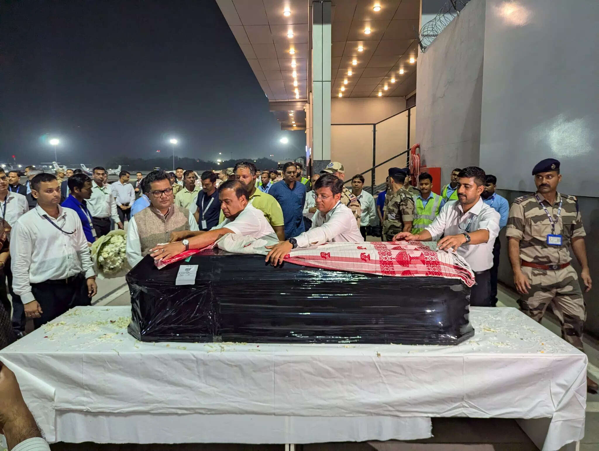 असम के सांस्कृतिक आइकन जुबीन गर्ग का अंतिम विदाई