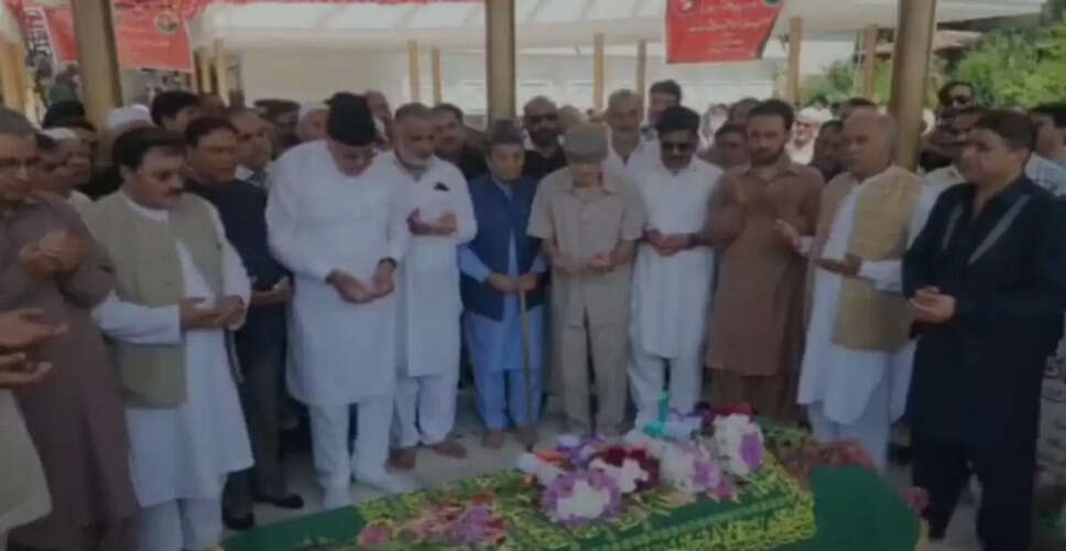जम्मू और कश्मीर में 13 जुलाई शहीद दिवस पर राजनीतिक तनाव बढ़ा