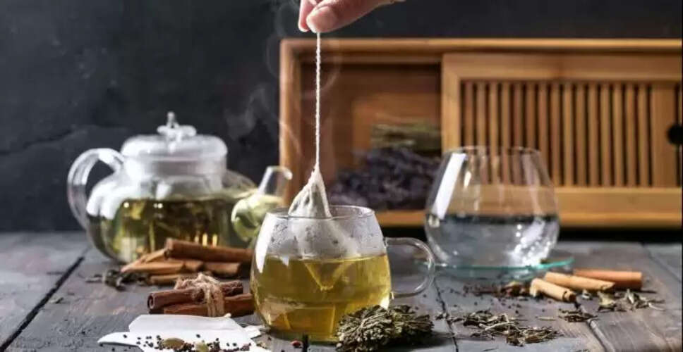 ग्रीन टी के फायदे और नुकसान: जानें सीमित सेवन क्यों है जरूरी
