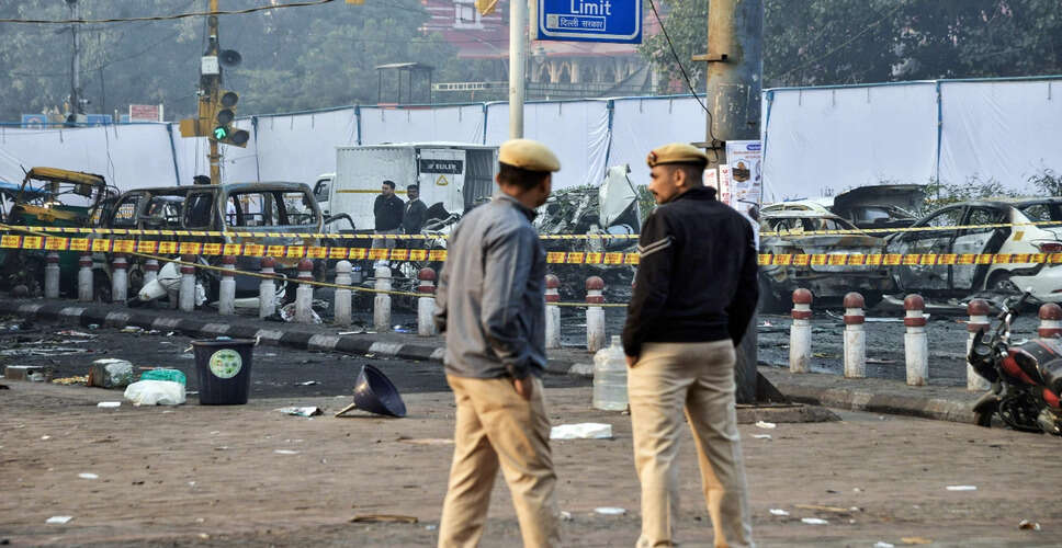 दिल्ली में लाल किले के पास विस्फोट से मरने वालों की संख्या 13 हुई
