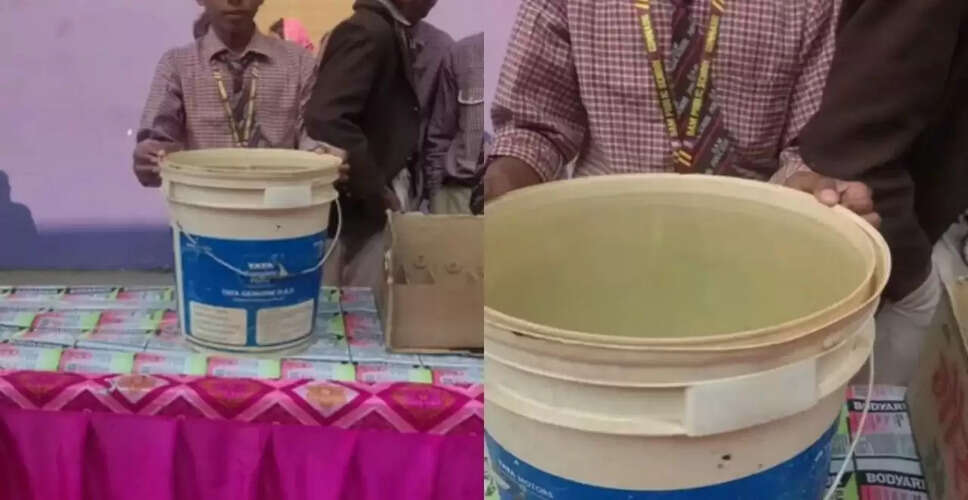 बच्चे का अनोखा गेम: स्कूल मेले में कमाई का नया तरीका