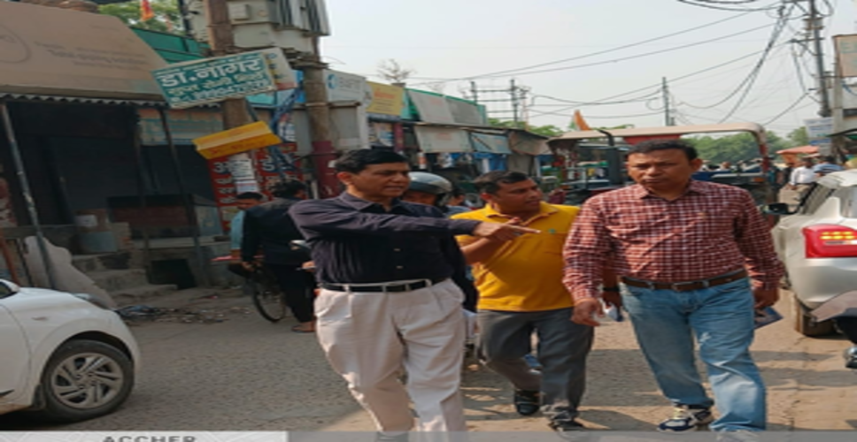 ग्रेटर नोएडा प्राधिकरण की बड़ी कार्रवाई, सफाई व्यवस्था में खामियां मिलने पर दो कंपनियों पर जुर्माना
