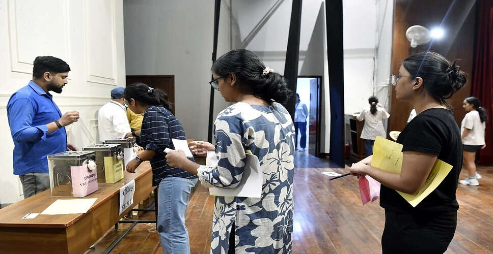 दिल्ली विश्वविद्यालय छात्र संघ चुनावों के लिए एसएफआई और आइसा का गठबंधन