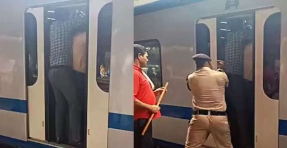 मुंबई लोकल ट्रेन में भीड़ का मजेदार वीडियो वायरल
