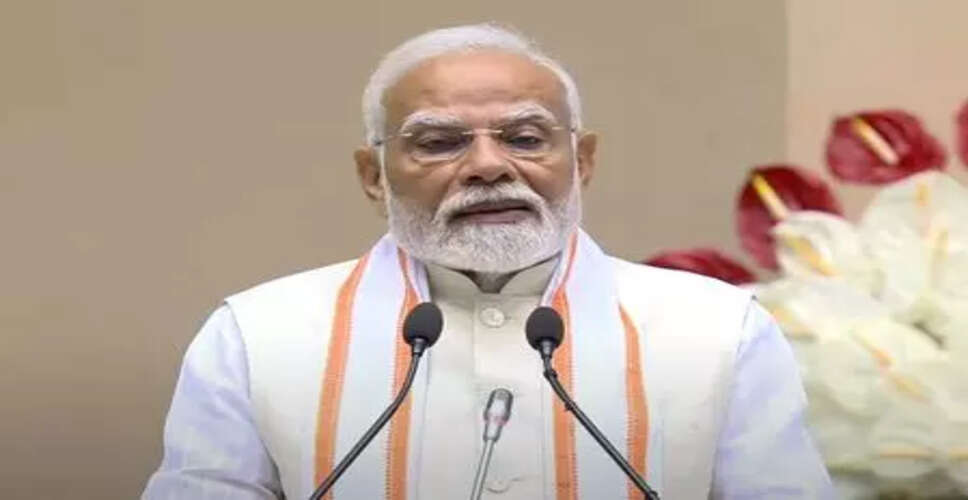 प्रधानमंत्री मोदी ने आचार्य विद्याणंद जी महाराज की शताब्दी समारोह में भाग लिया