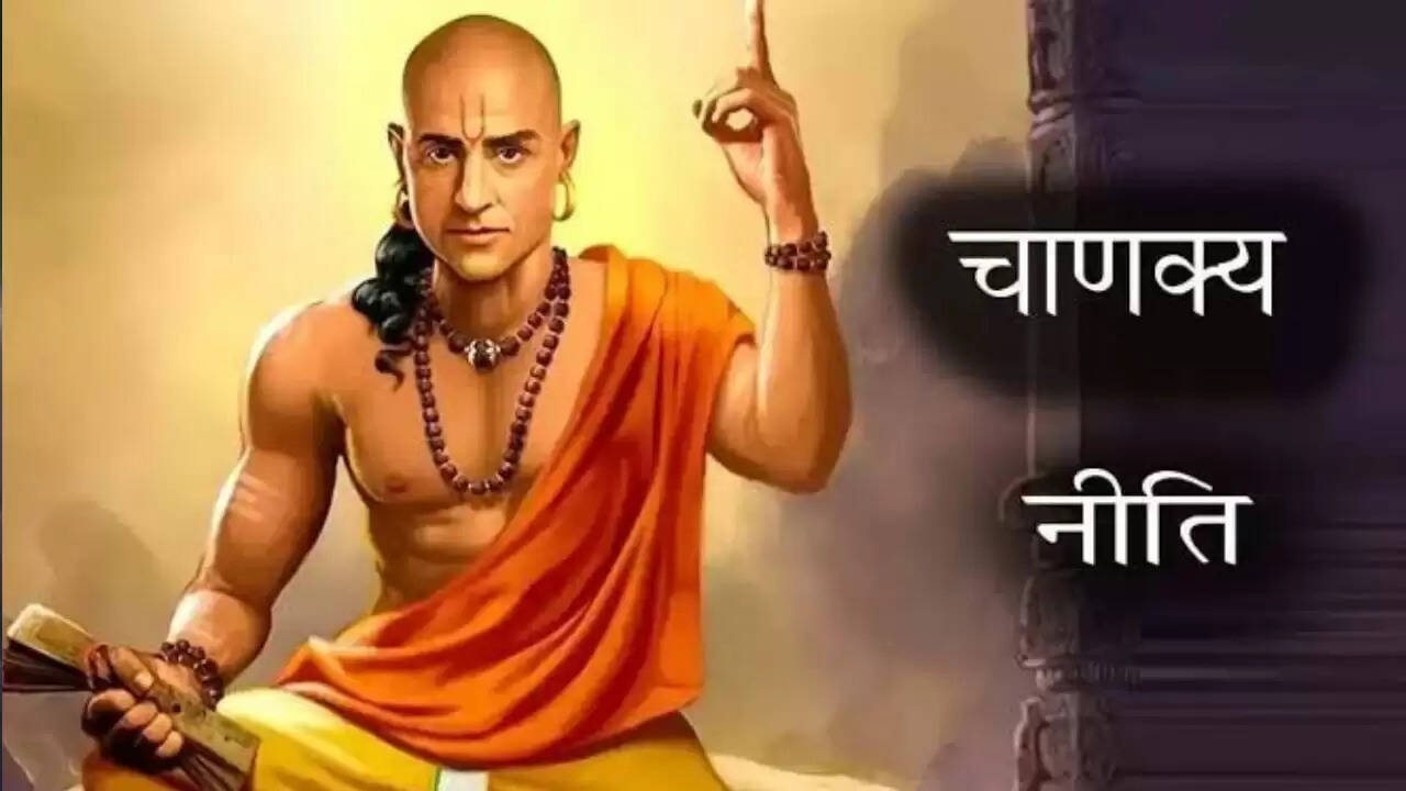 चाणक्य नीति: संकट के संकेत जो आपको सतर्क करते हैं