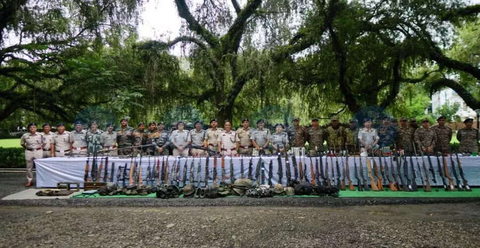 मणिपुर में अवैध हथियारों पर बड़ी कार्रवाई, 90 हथियार और 700 से अधिक गोलियां बरामद