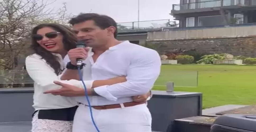 करण सिंह ग्रोवर ने गाया एल्विस प्रेस्ली का रोमांटिक गाना, बिपाशा ने गले लगाकर जताया प्यार