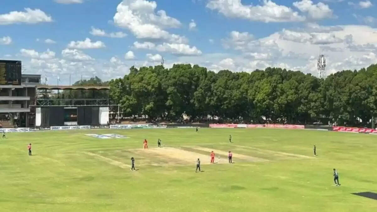रौनक शर्मा ने क्रिकेट में रचा नया इतिहास, 28 छक्कों के साथ ठोका दोहरा शतक