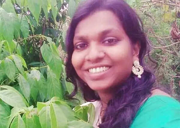 सोशल मीडिया पर शादी की तलाश: लड़की ने जुकरबर्ग को किया टैग