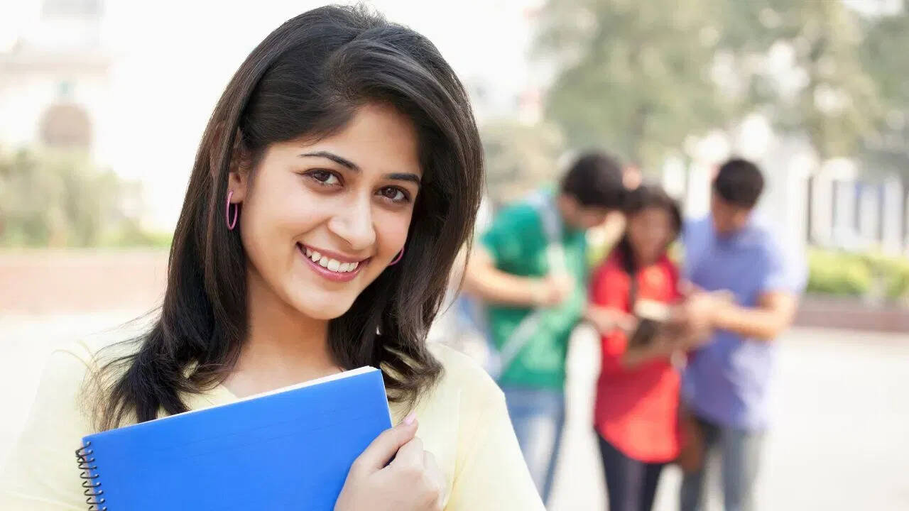 बीटेक केमिकल इंजीनियरिंग बनाम केमिकल साइंस: कौन सा कोर्स आपके लिए सही है?