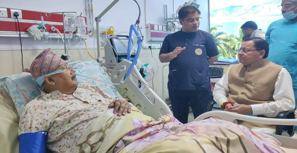 उत्तराखंड के मुख्यमंत्री ने सतपाल महाराज के स्वास्थ्य की जानकारी ली