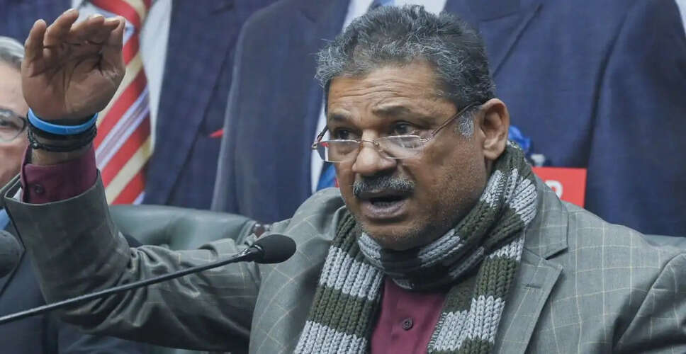 TMC सांसदों के बागी गुट पर कीर्ति आज़ाद का हमला