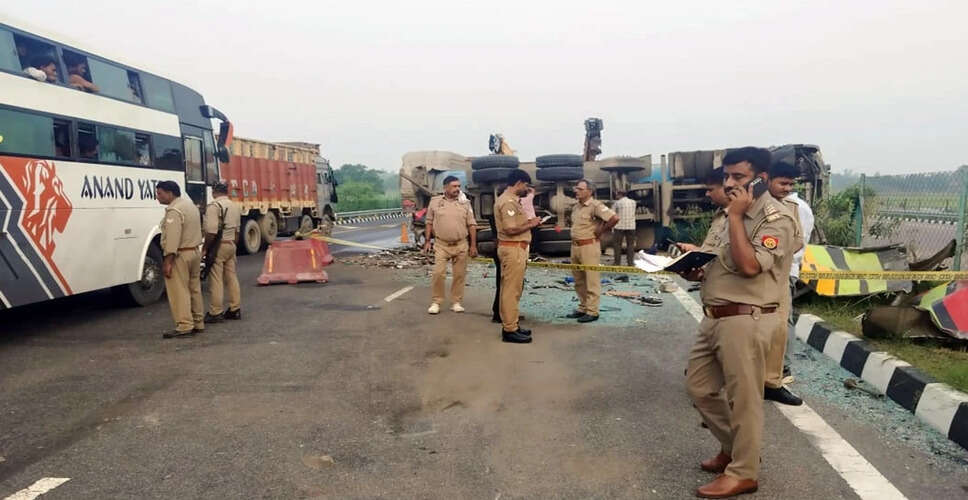 उन्नाव में सड़क दुर्घटना: पुलिस सब-इंस्पेक्टर की मौत, पांच घायल