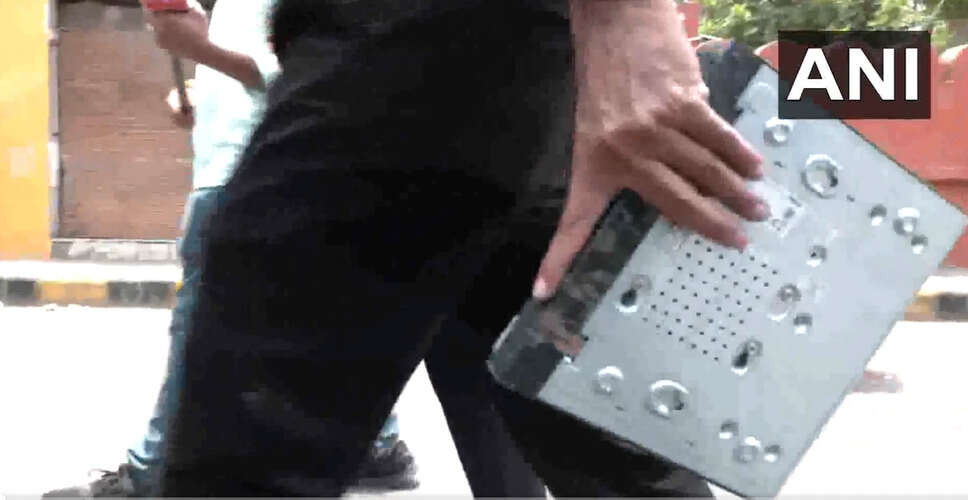 एयर इंडिया विमान दुर्घटना: डीवीआर बरामद, 297 लोगों की जान गई