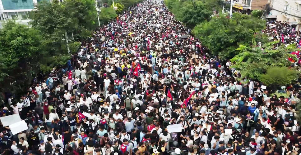 नेपाल में हिंसक विरोध प्रदर्शन के बीच भारत ने नागरिकों के लिए जारी की एडवाइजरी