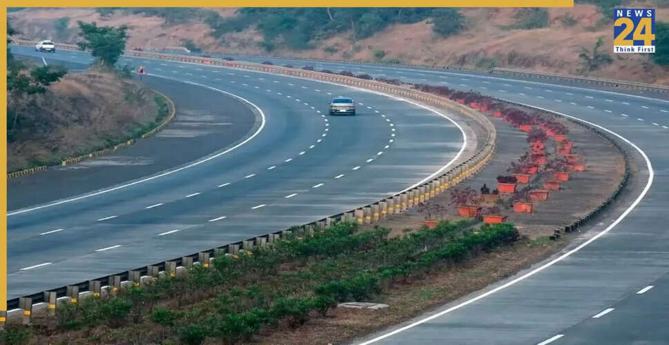 गंगा एक्सप्रेसवे परियोजना में बारिश के कारण बाधाएं, मंत्री ने तेजी से काम करने का दिया निर्देश