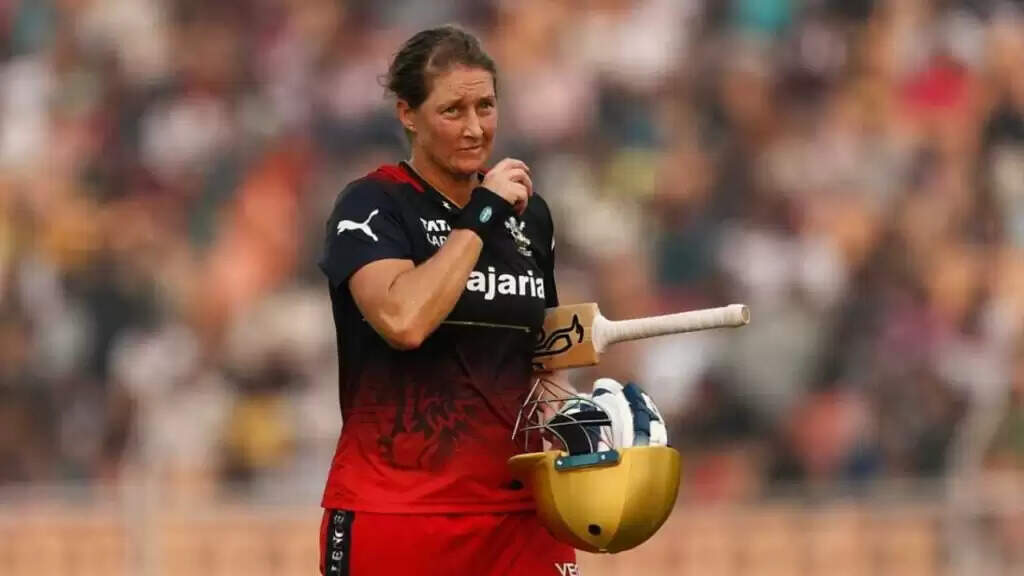 RCB के स्टार खिलाड़ी सोफी डिवाइन ने क्रिकेट से लिया संन्यास