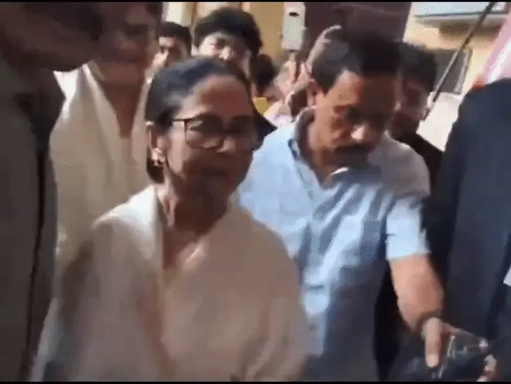 ममता बनर्जी ने चुनावी प्रक्रिया पर उठाए गंभीर सवाल, हाईकोर्ट में दायर की याचिका