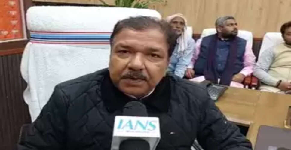 केजरीवाल के फर्जी वोटर वाले बयान पर दिलीप जायसवाल ने किया पलटवार, कहा- "पूर्वांचल के लोग देंगे जवाब "