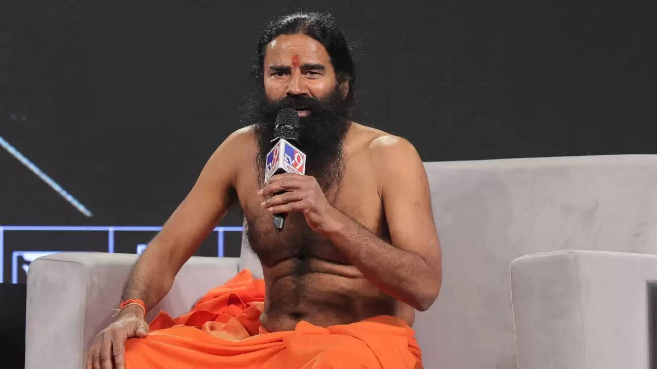 कब्ज और गैस से राहत के लिए योगासन: बाबा रामदेव के सुझाव
