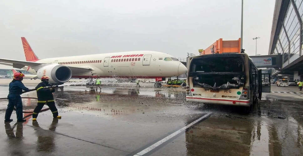 एयर इंडिया की उड़ान में तकनीकी खराबी से यात्रियों को हुई परेशानी