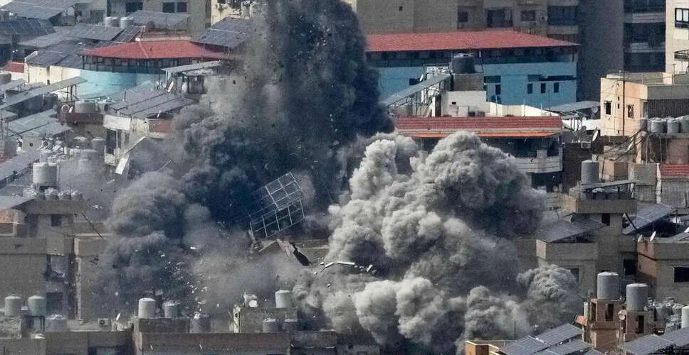 लेबनान में इजरायली हवाई हमले से बढ़ी तबाही, 217 लोगों की मौत