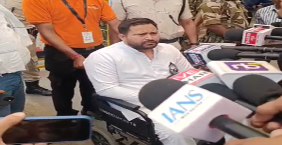 गिरिराज सिंह पर तेजस्वी का पलटवार, कहा- बिना तर्क की बातों पर डिस्कशन करने का वक्त नहीं