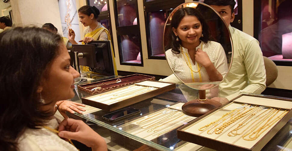 बिहार में आभूषण दुकानों पर बुर्का और मास्क पहनने पर प्रतिबंध का विवाद