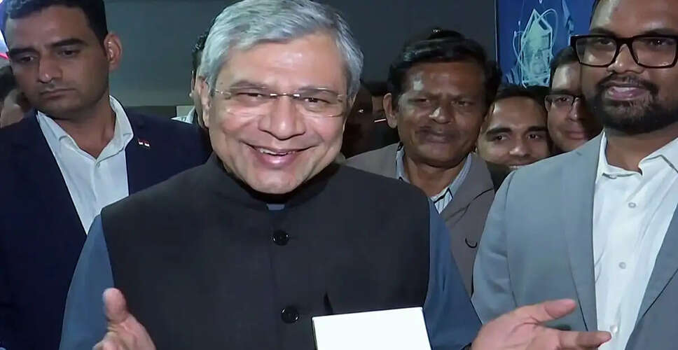 मुंबई-अहमदाबाद बुलेट ट्रेन प्रोजेक्ट का उद्घाटन अगले साल, यात्रा समय में होगी कमी
