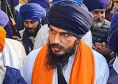 पूरे पंजाब में फ्लैग मार्च, सोमवार दोपहर तक मोबाइल इंटरनेट पर रोक