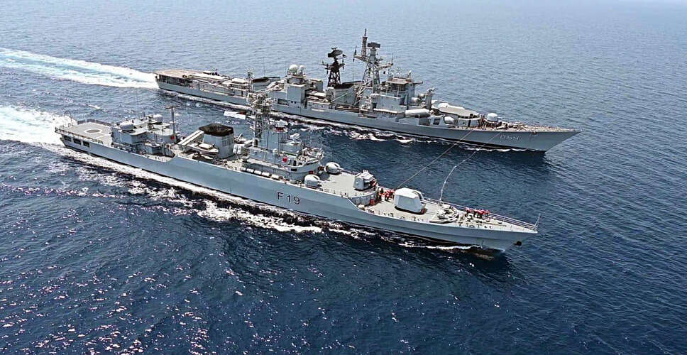 भारतीय नौसेना ने सिंगापुर के तेल टैंकर से बीमार नाविक को बचाया