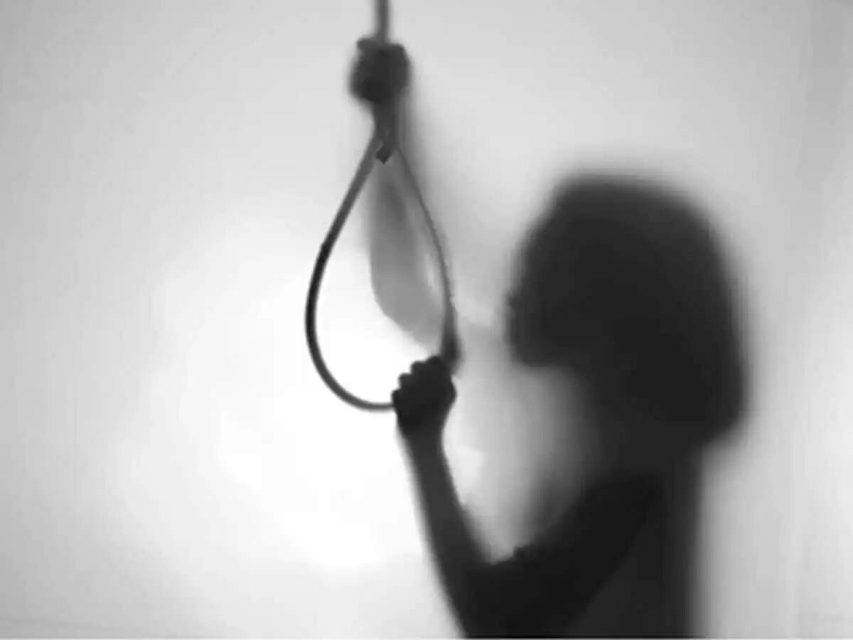 आगरा में प्रेम में धोखा: युवती ने उठाया आत्मघाती कदम