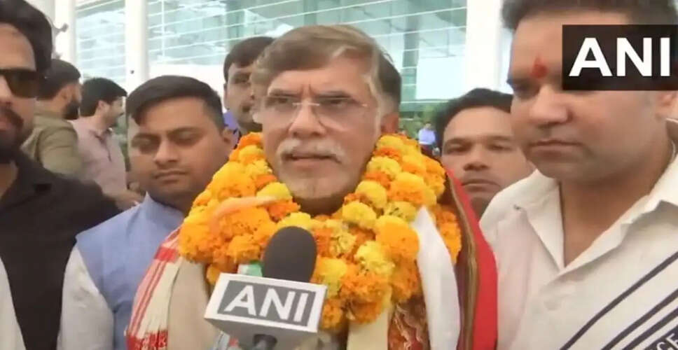 पवन खेड़ा का दिल्ली में भव्य स्वागत, सुप्रीम कोर्ट से मिली राहत