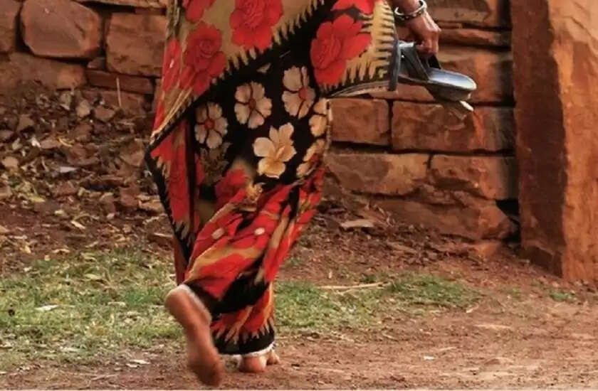 तमिलनाडु के इस गांव में जूते-चप्पल पहनने पर है सख्त प्रतिबंध
