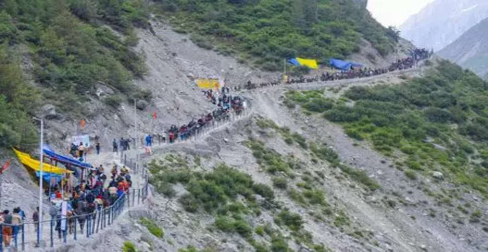 अमरनाथ यात्रा: जम्मू से 6,411 तीर्थयात्री कश्मीर के लिए रवाना