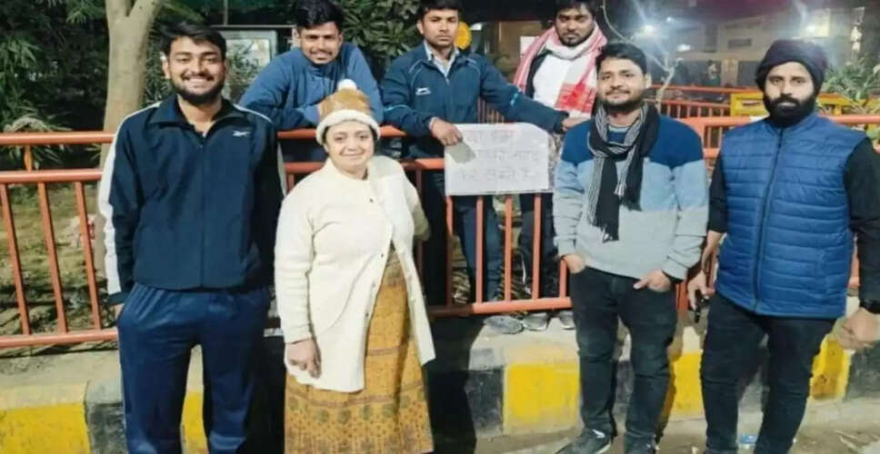 प्रयागराज महाकुंभ में छात्रों ने दिखाई मानवता की मिसाल