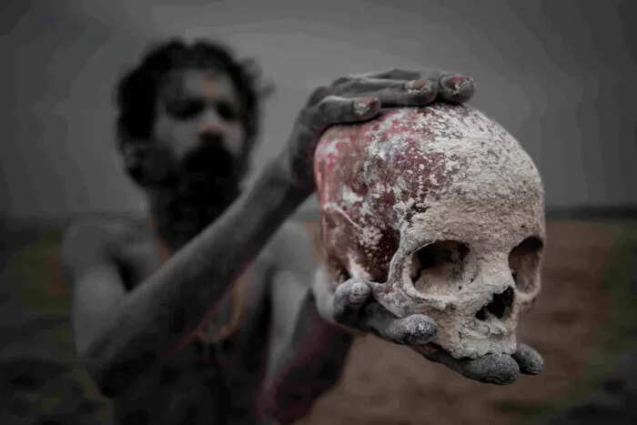 महाशिवरात्रि पर अघोरियों की रहस्यमयी दुनिया